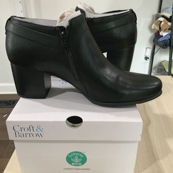 New in Box!! Black Faux Leather Ankle Boots w/Heel Size 10 By Croft & Barrow - Picture 3 of 10